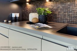 wandverkleidung_kokos_espresso_grain_cocomosaic_kokospaneele_wohn-room